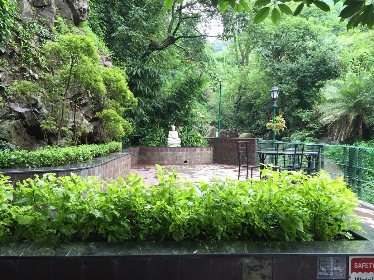 Savoy Greens Kasauli Bagian luar foto